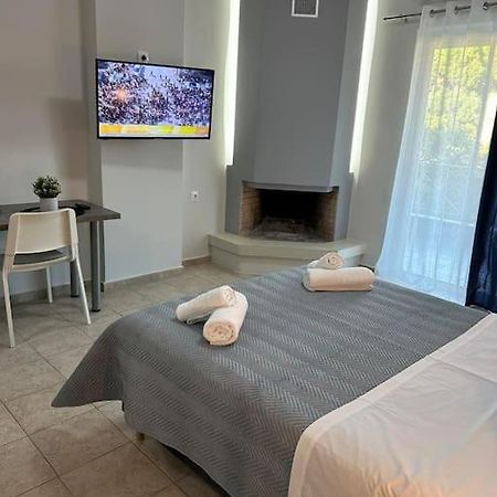 Апартаменты Margarita'S Getaway Патра Экстерьер фото